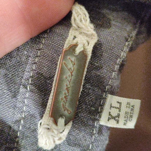 Gimmicks Flowered Blouse XL - Picture 6 of 6